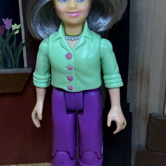 Vintage 2000 Fisher-Price Loving Family Woman Mom Granny Dollhouse Figure 5.5" - Picture 6 of 10